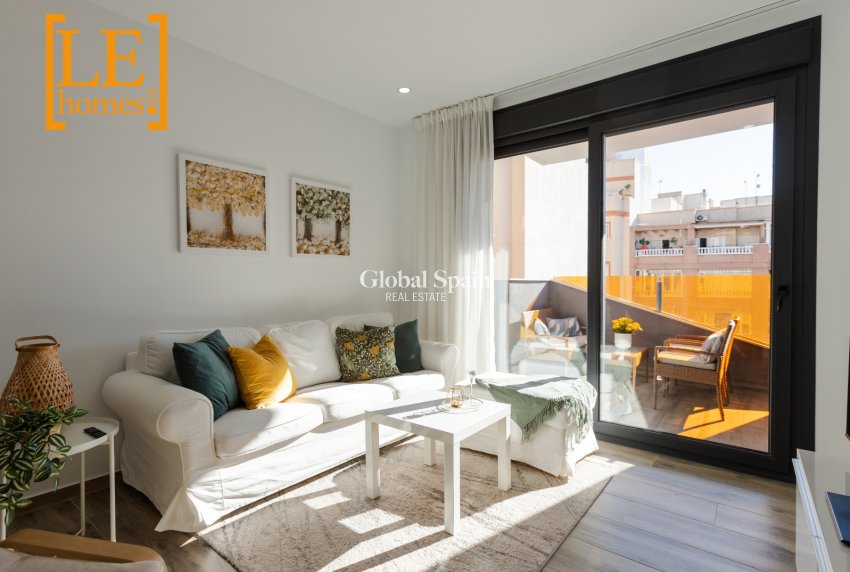 Wederverkoop - APPARTEMENT -
TORREVIEJA - Costa Blanca