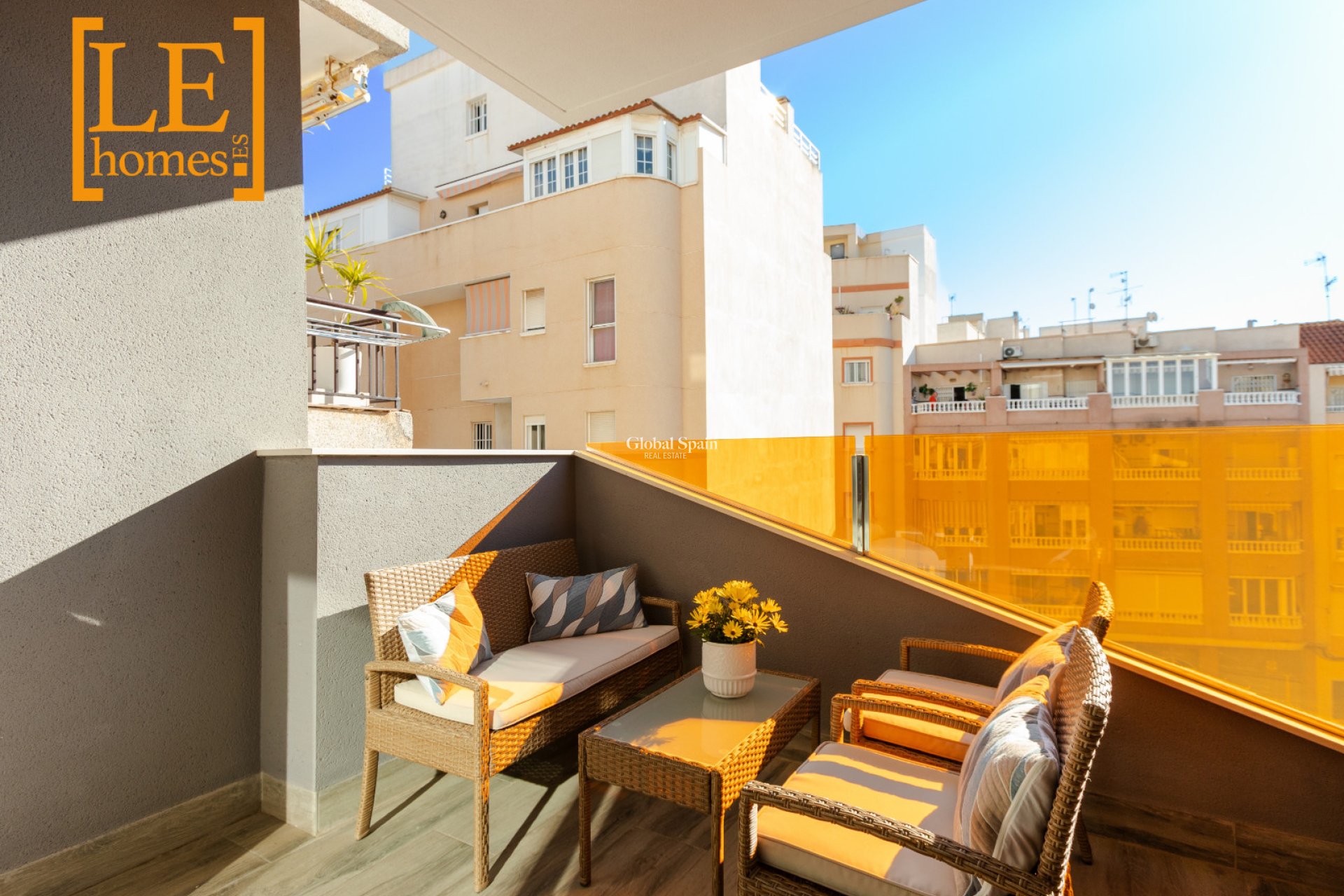 Wederverkoop - APPARTEMENT -
TORREVIEJA - Costa Blanca