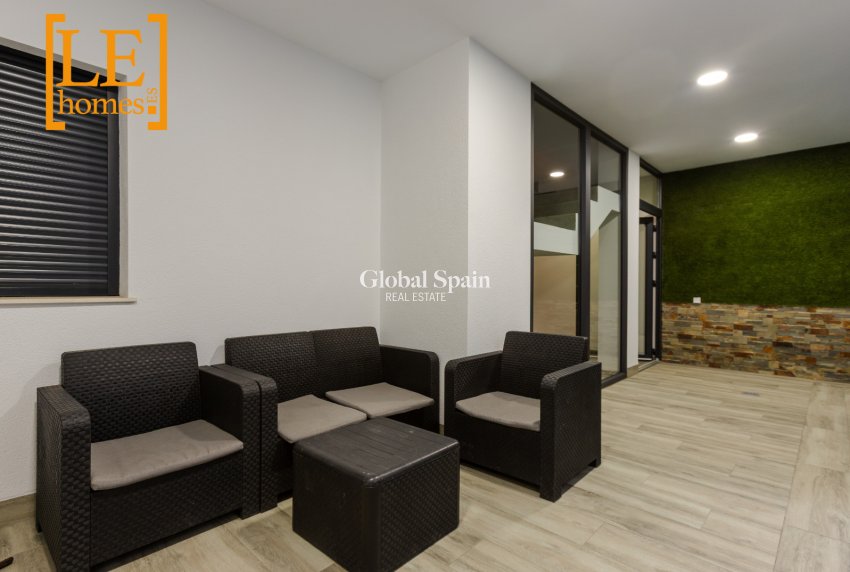 Wederverkoop - APPARTEMENT -
TORREVIEJA - Costa Blanca