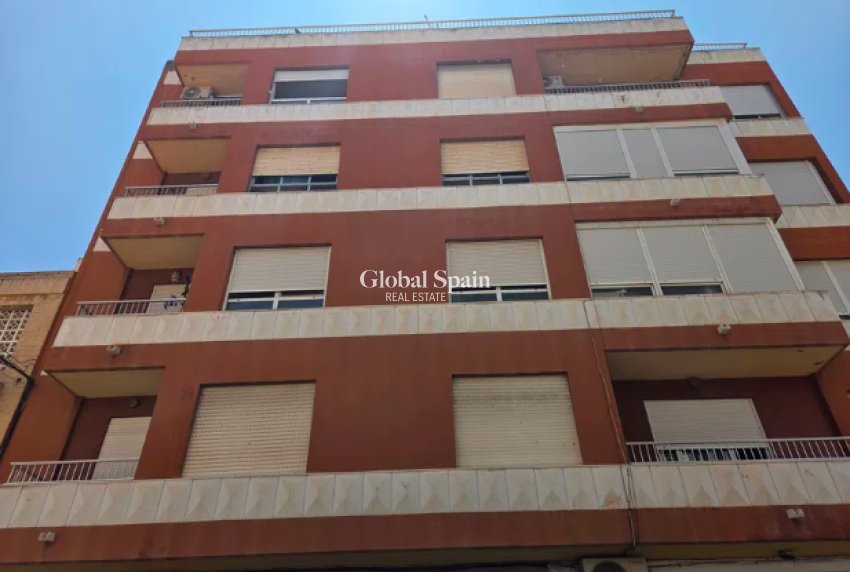Wederverkoop - APPARTEMENT -
TORREVIEJA - Costa Blanca
