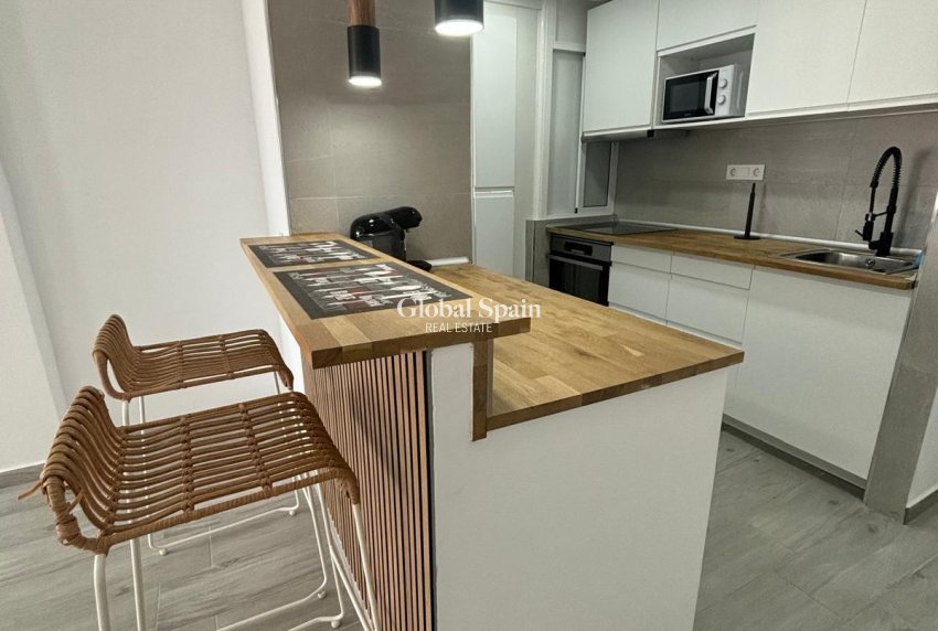 Wederverkoop - APPARTEMENT -
TORREVIEJA - Costa Blanca