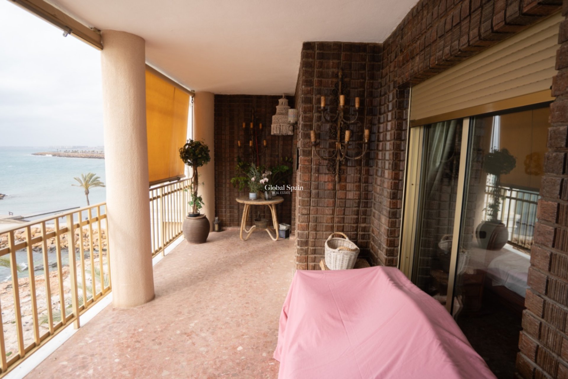 Wederverkoop - APPARTEMENT -
TORREVIEJA - Costa Blanca