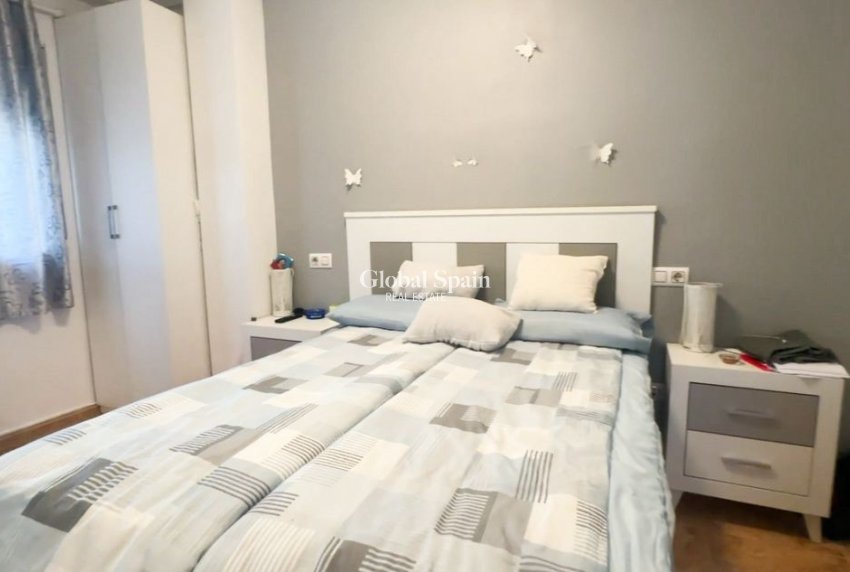 Wederverkoop - APPARTEMENT -
TORREVIEJA - Costa Blanca