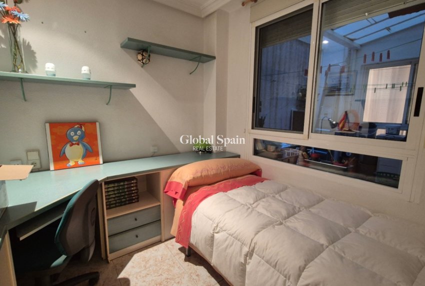 Wederverkoop - APPARTEMENT -
TORREVIEJA - Costa Blanca