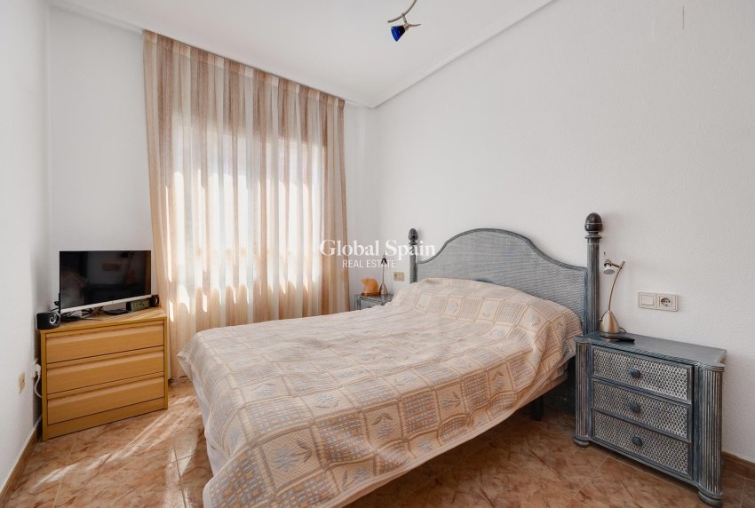 Wederverkoop - APPARTEMENT -
TORREVIEJA - Costa Blanca