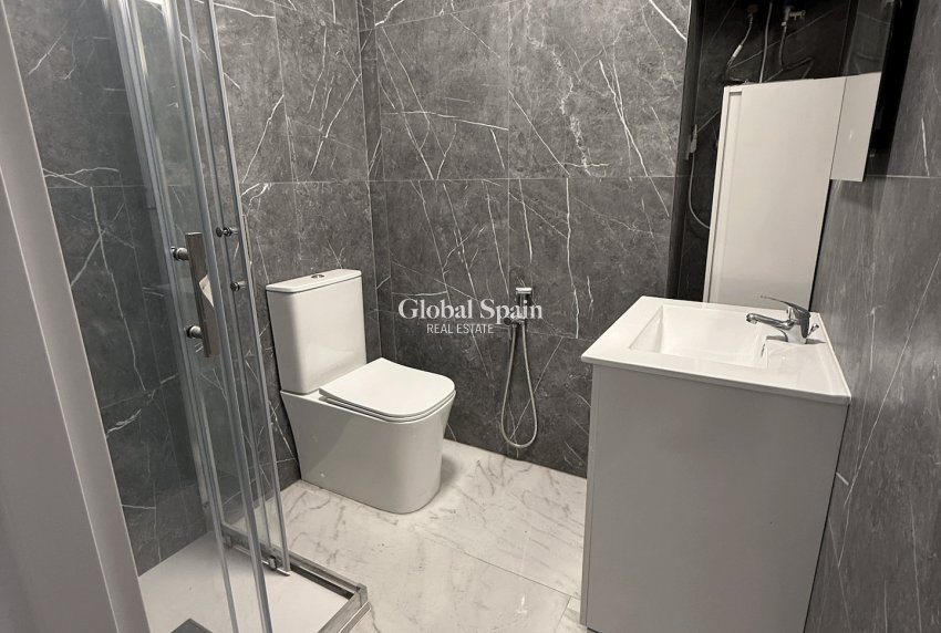 Wederverkoop - APPARTEMENT -
TORREVIEJA - Costa Blanca