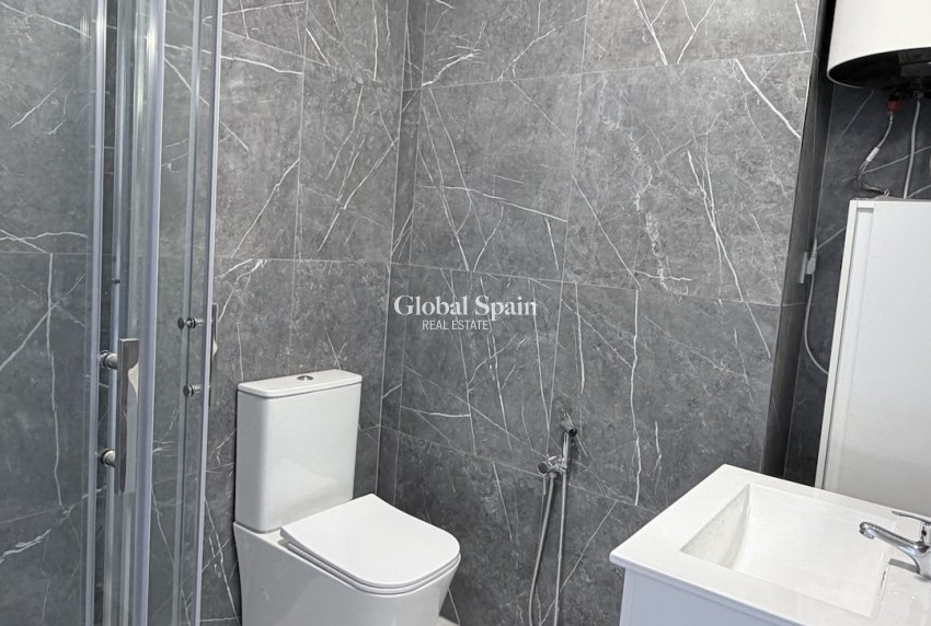 Wederverkoop - APPARTEMENT -
TORREVIEJA - Costa Blanca