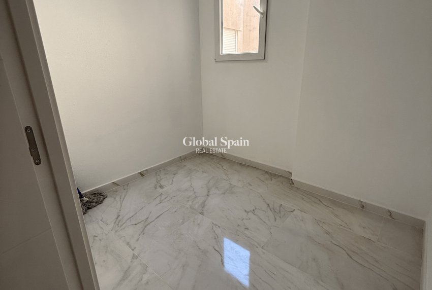 Wederverkoop - APPARTEMENT -
TORREVIEJA - Costa Blanca