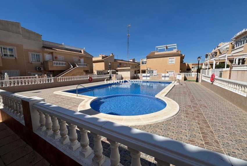 Wederverkoop - APPARTEMENT -
TORREVIEJA - Costa Blanca