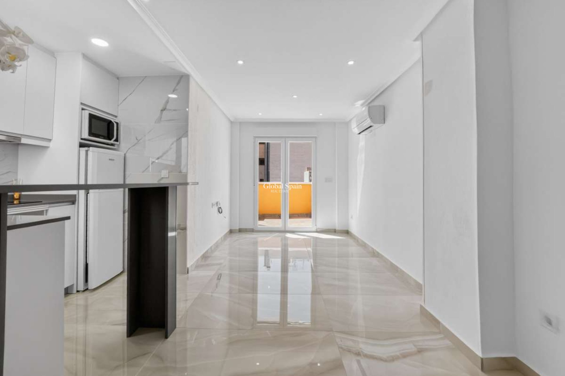 Wederverkoop - APPARTEMENT -
TORREVIEJA - Costa Blanca