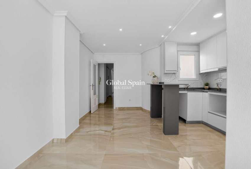 Wederverkoop - APPARTEMENT -
TORREVIEJA - Costa Blanca
