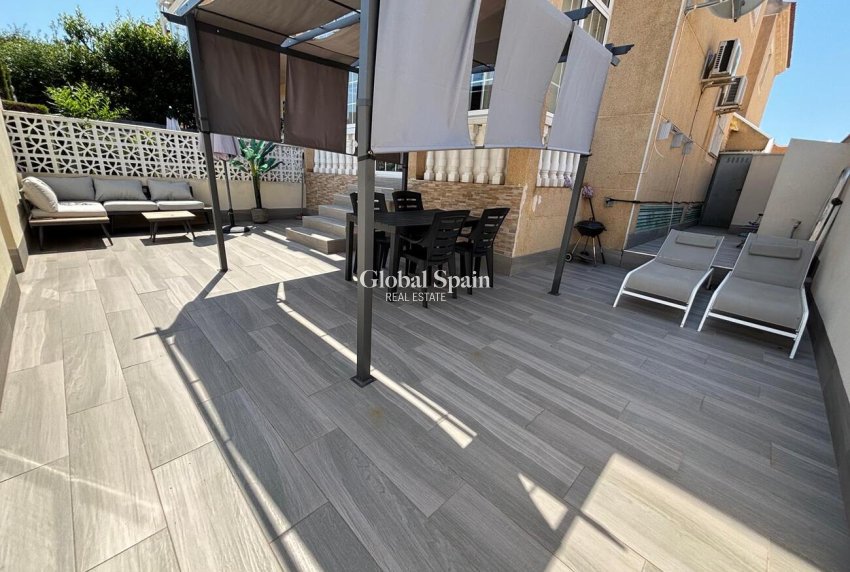 Wederverkoop - APPARTEMENT -
TORREVIEJA - Costa Blanca