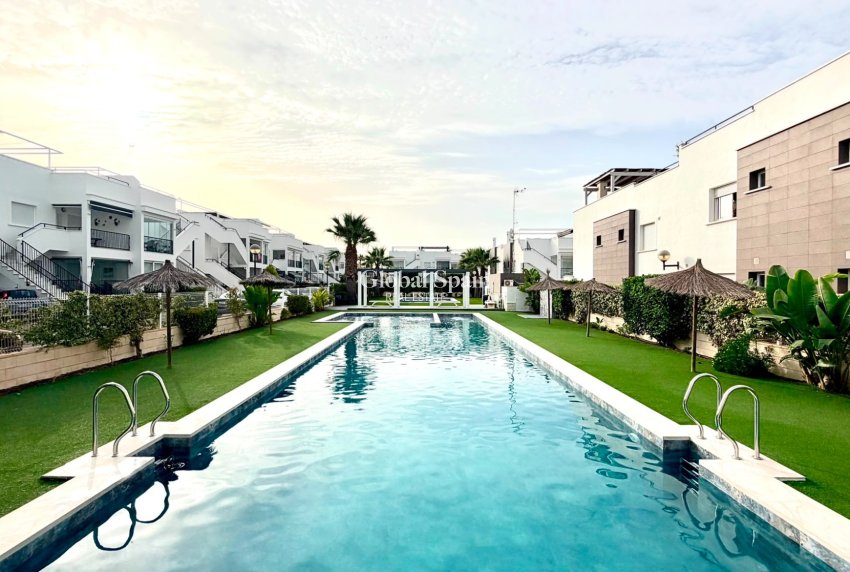 Wederverkoop - APPARTEMENT -
TORREVIEJA - Costa Blanca