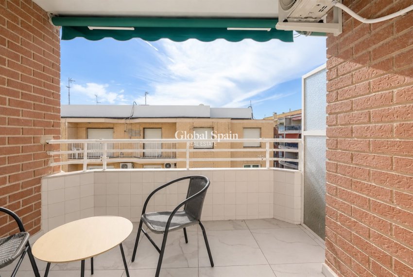 Wederverkoop - APPARTEMENT -
TORREVIEJA - Costa Blanca