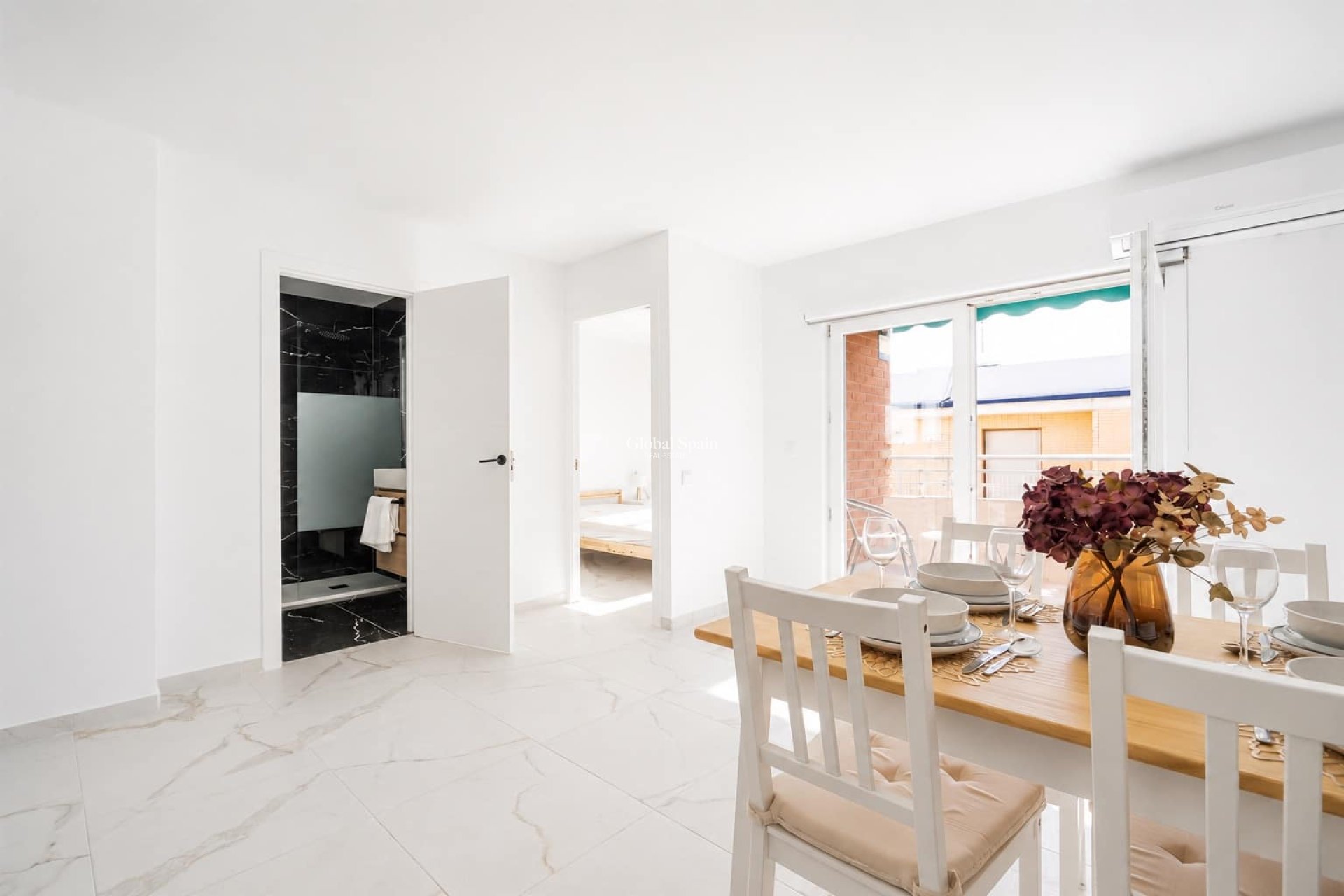 Wederverkoop - APPARTEMENT -
TORREVIEJA - Costa Blanca
