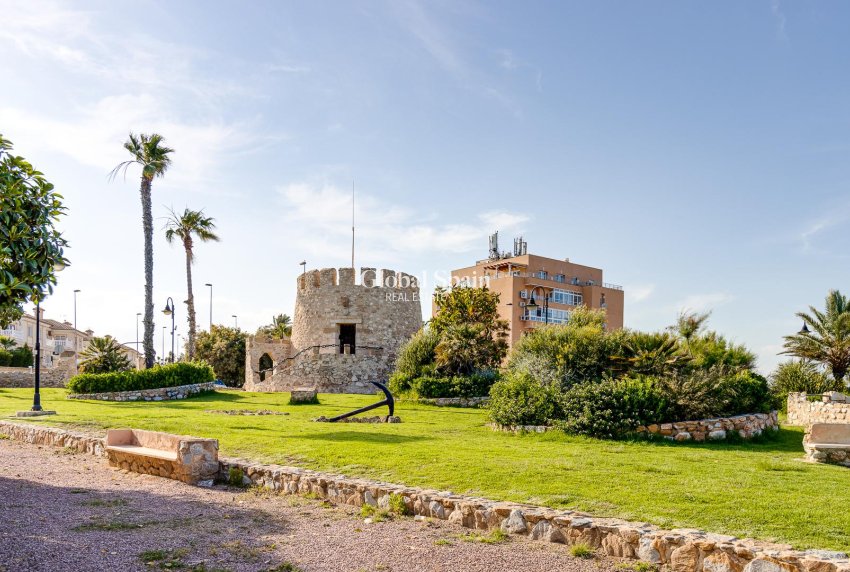 Wederverkoop - APPARTEMENT -
TORREVIEJA - Costa Blanca