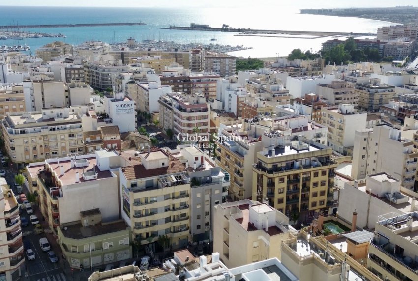 Wederverkoop - APPARTEMENT -
TORREVIEJA - Costa Blanca