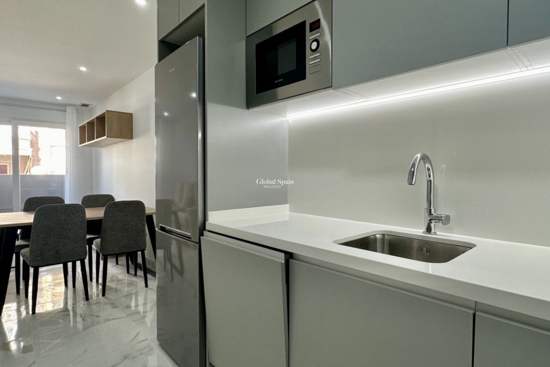 Wederverkoop - APPARTEMENT -
TORREVIEJA - Costa Blanca