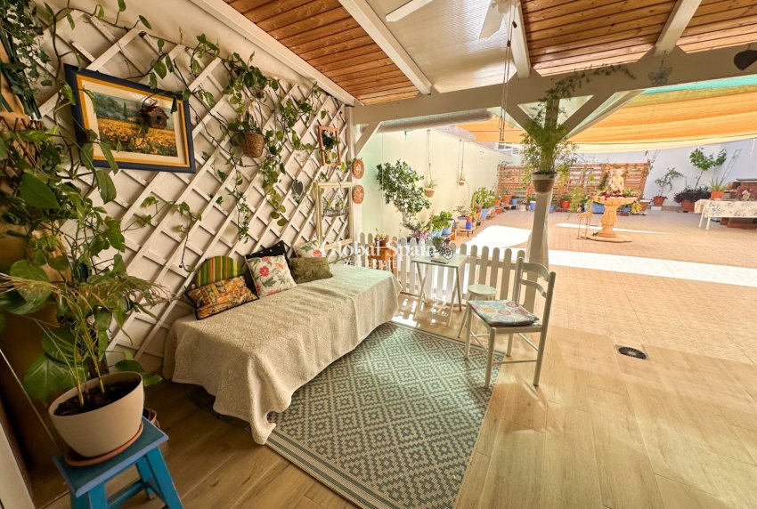 Wederverkoop - APPARTEMENT -
TORREVIEJA - Costa Blanca