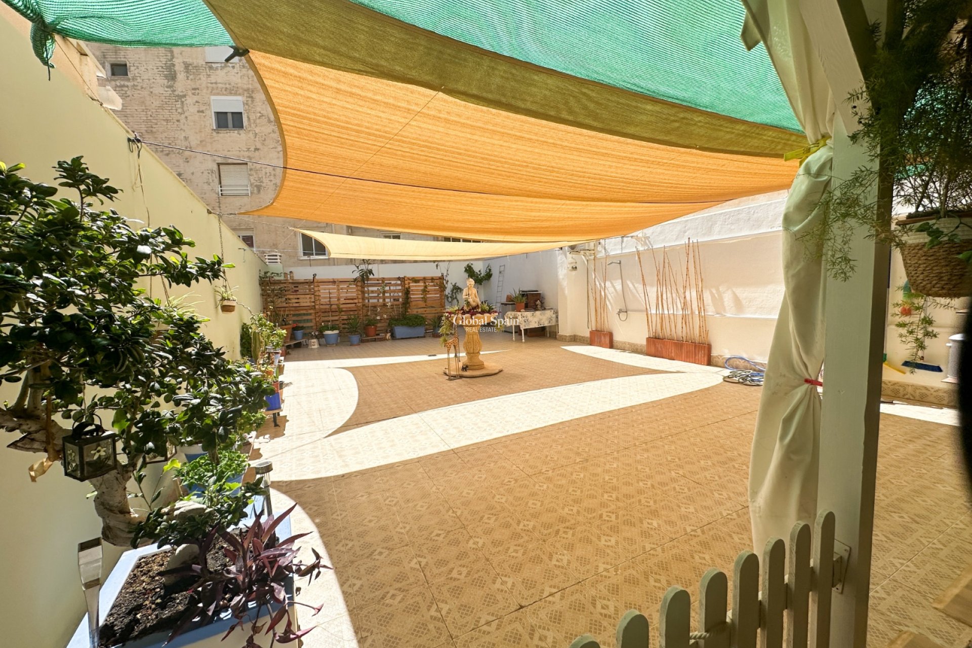 Wederverkoop - APPARTEMENT -
TORREVIEJA - Costa Blanca