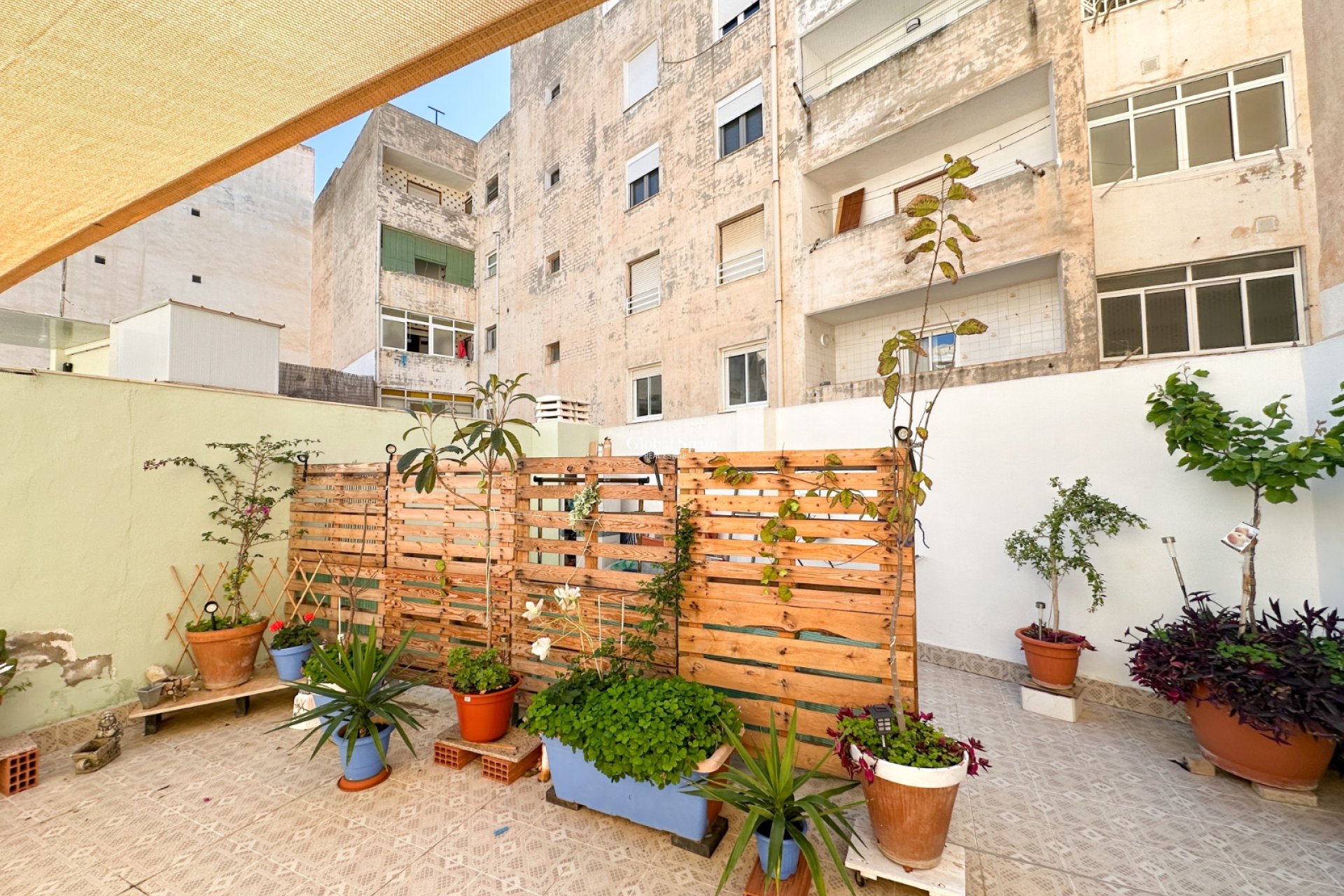 Wederverkoop - APPARTEMENT -
TORREVIEJA - Costa Blanca