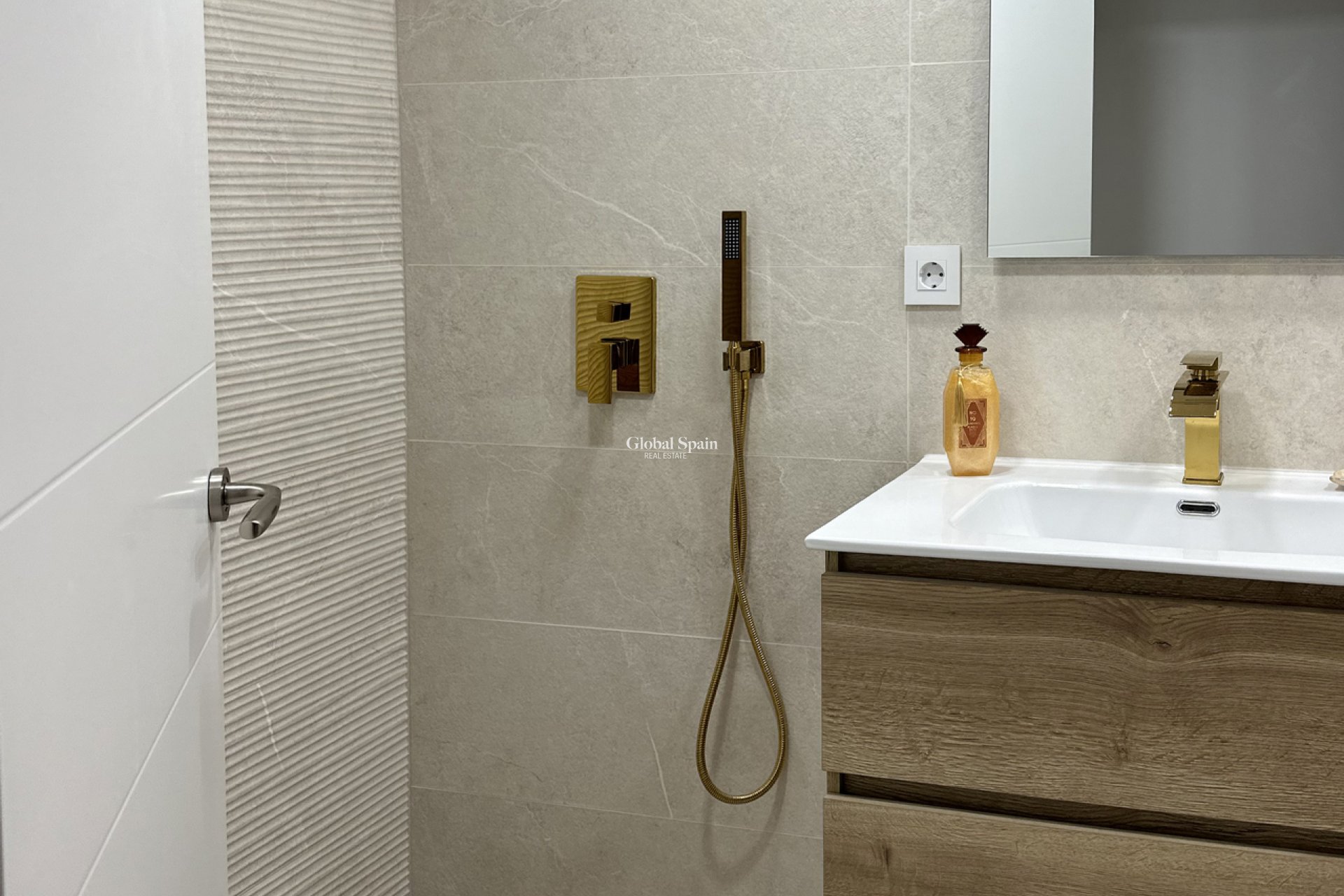 Wederverkoop - APPARTEMENT -
TORREVIEJA - Costa Blanca