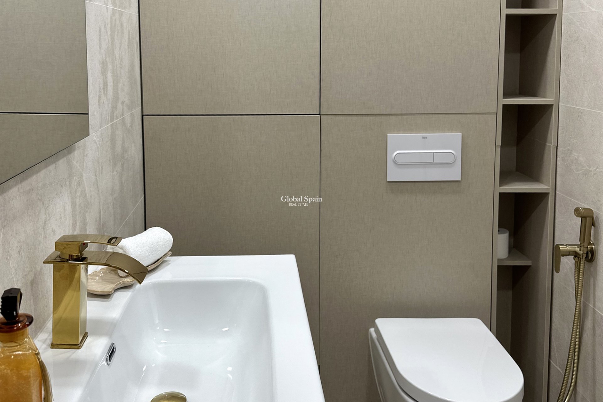 Wederverkoop - APPARTEMENT -
TORREVIEJA - Costa Blanca