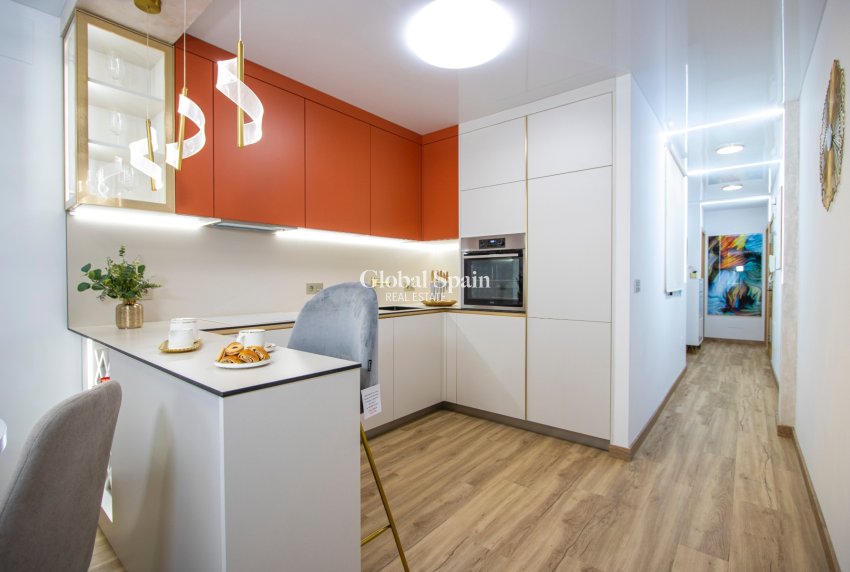 Wederverkoop - APPARTEMENT -
TORREVIEJA - Costa Blanca