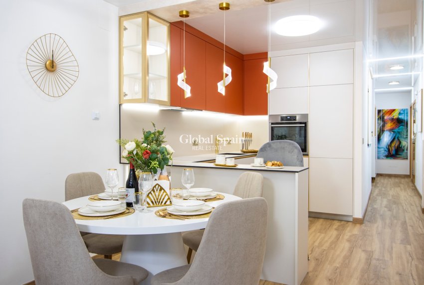 Wederverkoop - APPARTEMENT -
TORREVIEJA - Costa Blanca