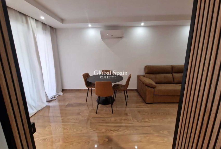 Wederverkoop - APPARTEMENT -
TORREVIEJA - Costa Blanca