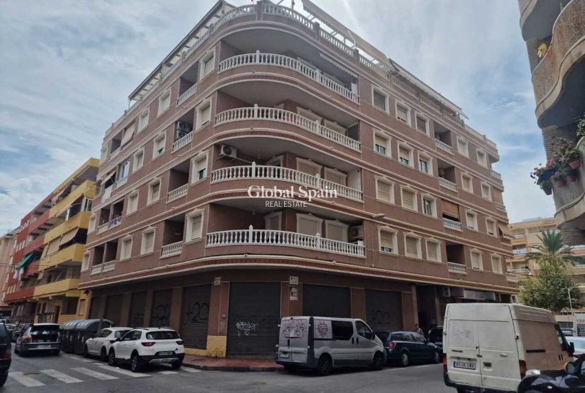 Wederverkoop - APPARTEMENT -
TORREVIEJA - Costa Blanca