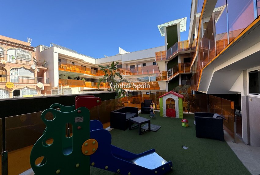 Wederverkoop - APPARTEMENT -
TORREVIEJA - Costa Blanca