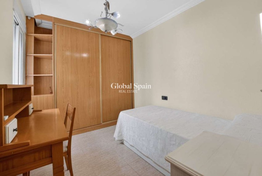 Wederverkoop - APPARTEMENT -
TORREVIEJA - Costa Blanca