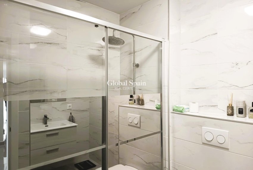 Wederverkoop - APPARTEMENT -
TORREVIEJA - Costa Blanca