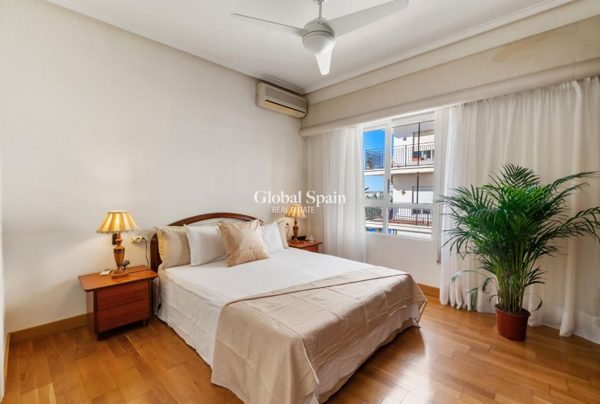 Wederverkoop - APPARTEMENT -
TORREVIEJA - Costa Blanca
