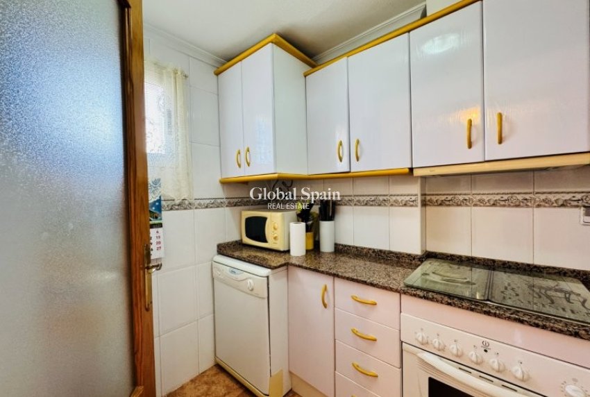 Wederverkoop - APPARTEMENT -
TORREVIEJA - Costa Blanca
