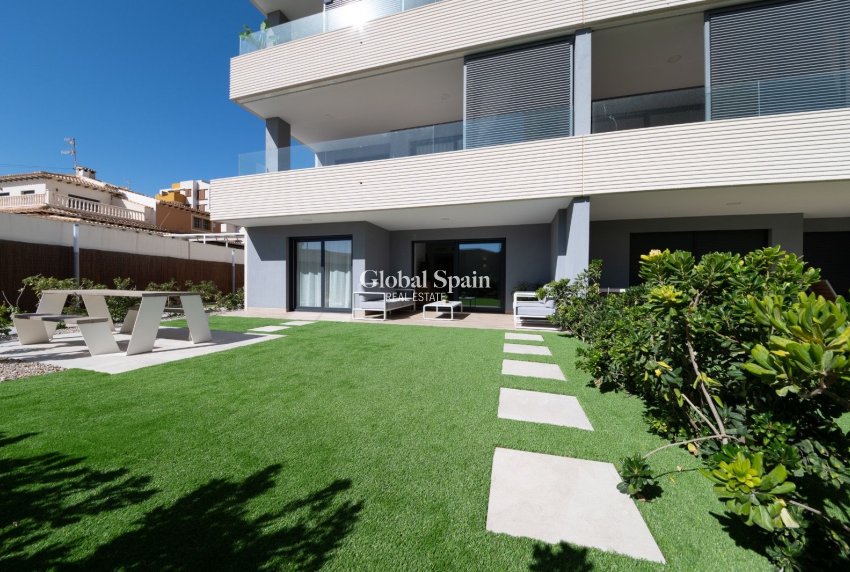 Wederverkoop - APPARTEMENT -
TORREVIEJA - Costa Blanca