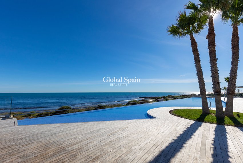 Wederverkoop - APPARTEMENT -
TORREVIEJA - Costa Blanca