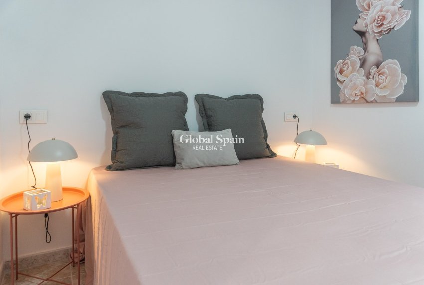 Wederverkoop - APPARTEMENT -
TORREVIEJA - Costa Blanca