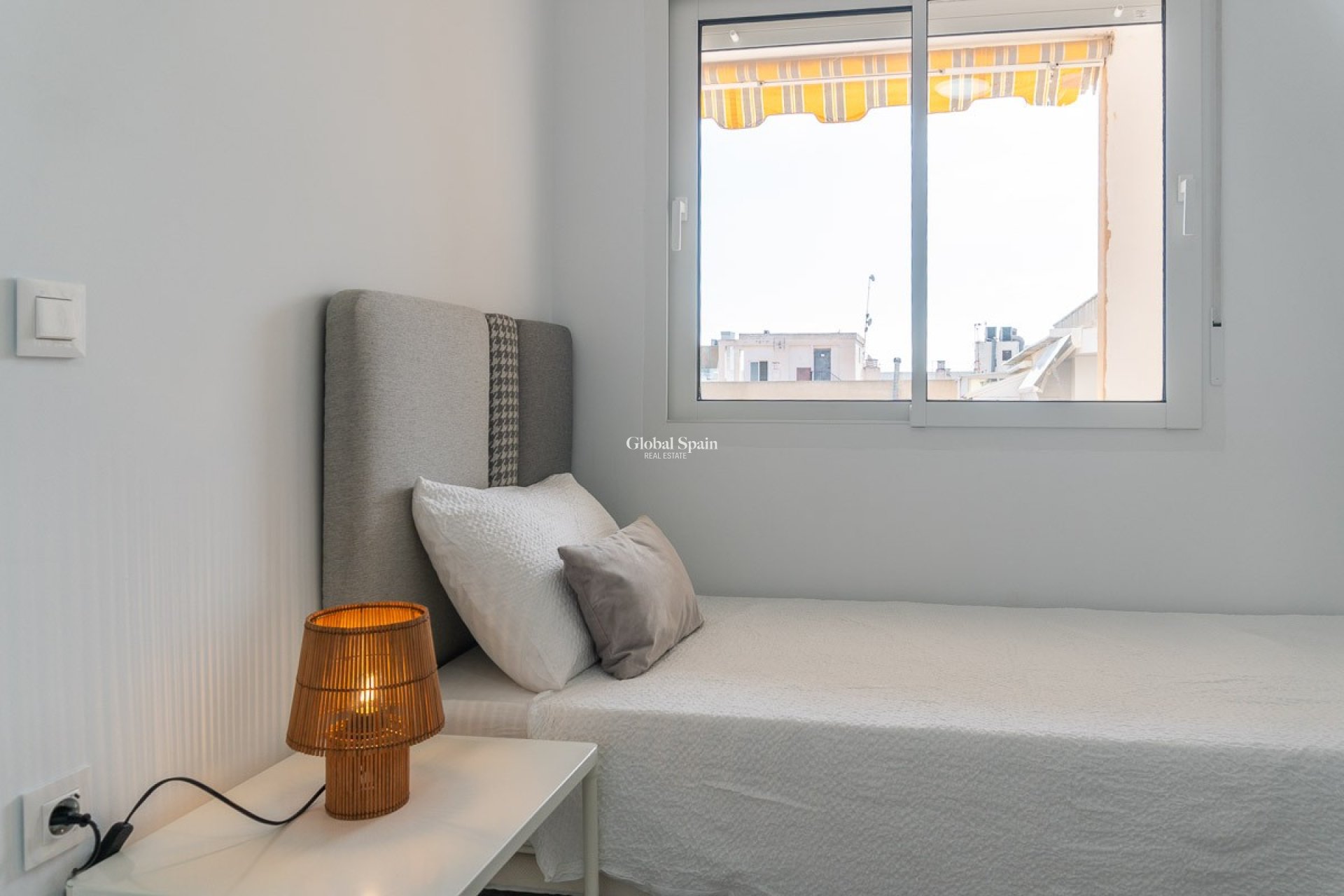 Wederverkoop - APPARTEMENT -
TORREVIEJA - Costa Blanca