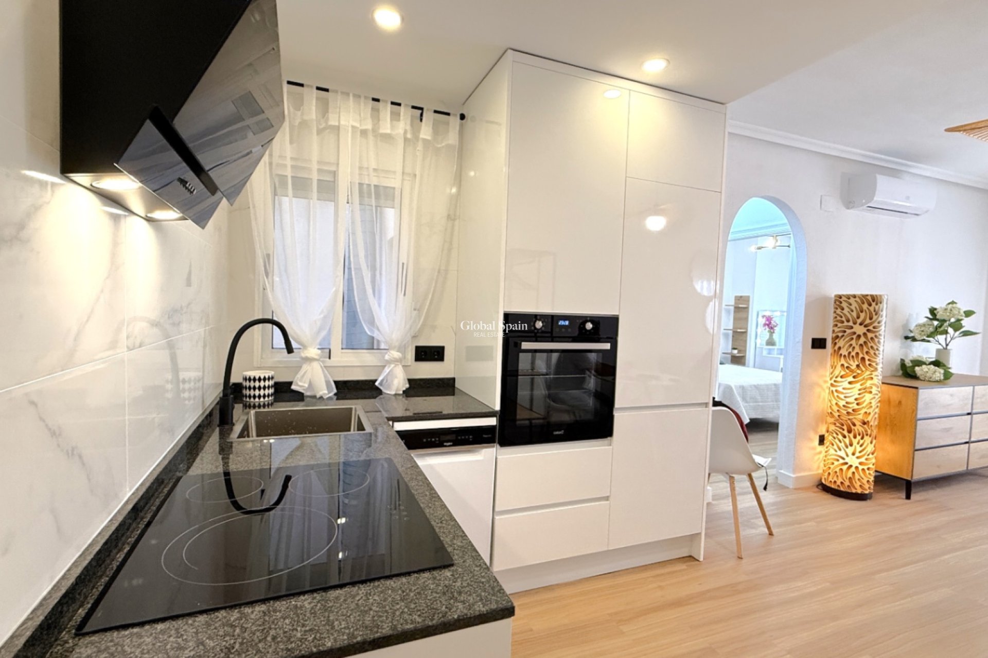 Wederverkoop - APPARTEMENT -
TORREVIEJA - Costa Blanca