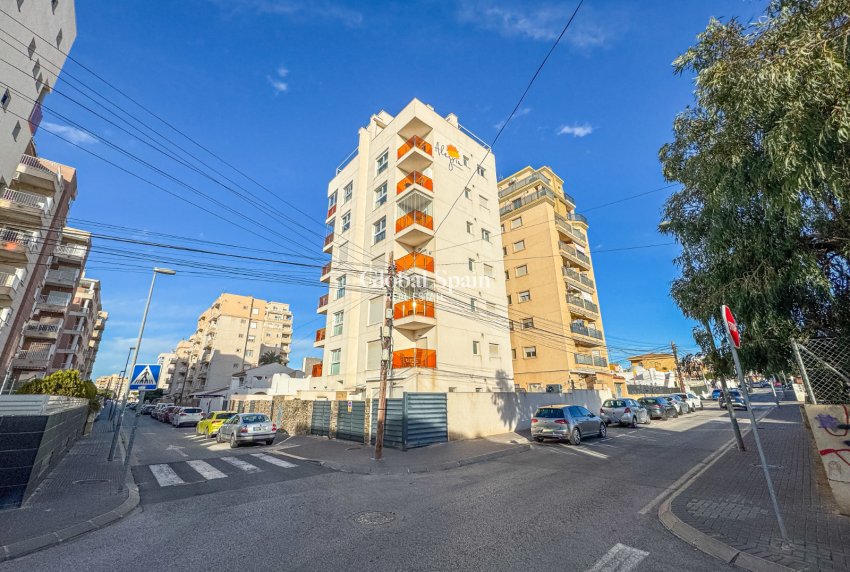 Wederverkoop - APPARTEMENT -
TORREVIEJA - Costa Blanca