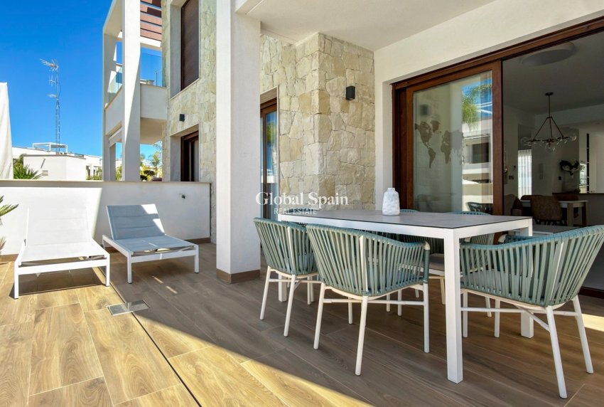 Wederverkoop - APPARTEMENT -
TORREVIEJA - Costa Blanca