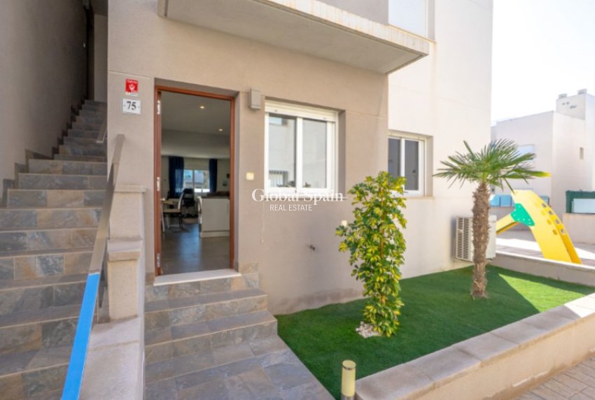 Wederverkoop - APPARTEMENT -
TORREVIEJA - Costa Blanca