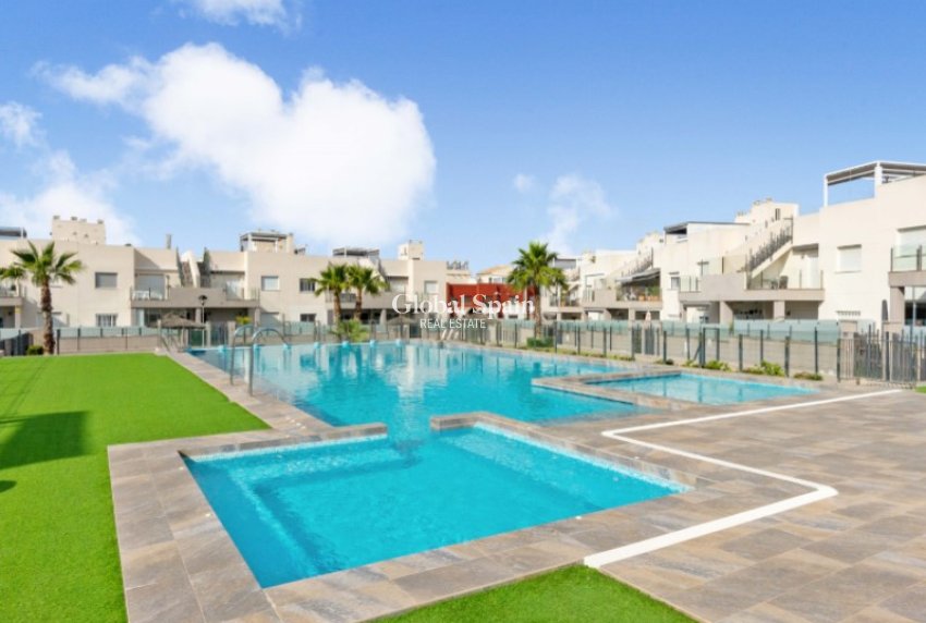 Wederverkoop - APPARTEMENT -
TORREVIEJA - Costa Blanca