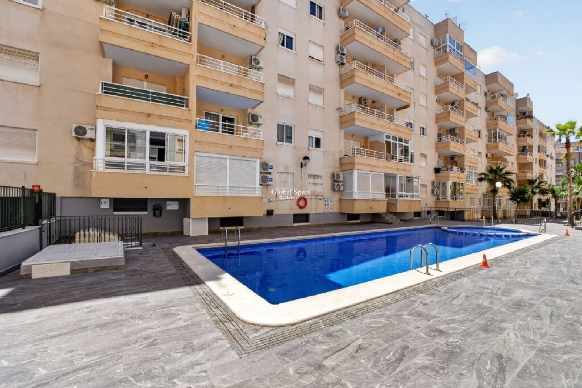 Wederverkoop - APPARTEMENT -
TORREVIEJA - Costa Blanca
