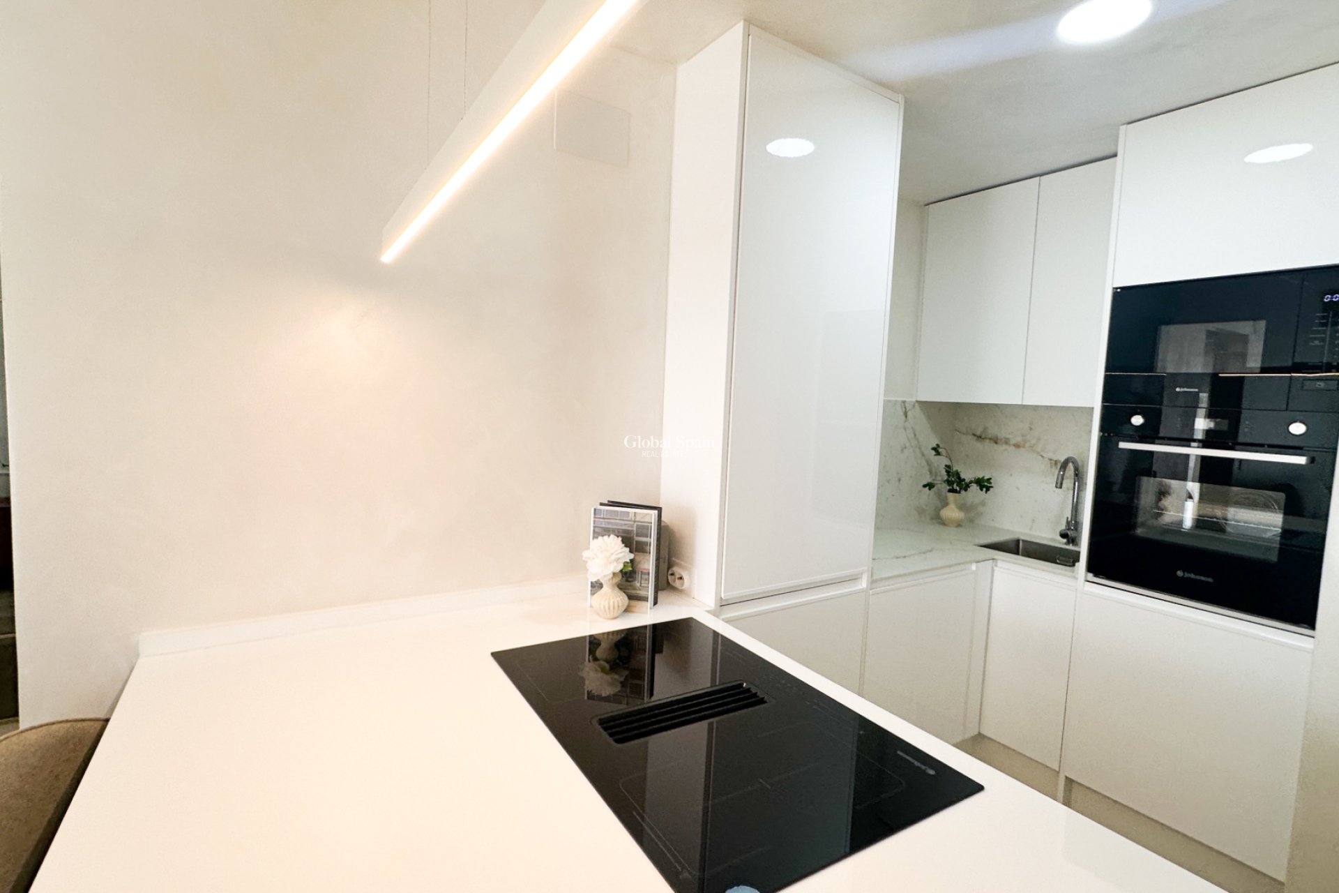 Wederverkoop - APPARTEMENT -
TORREVIEJA - Costa Blanca