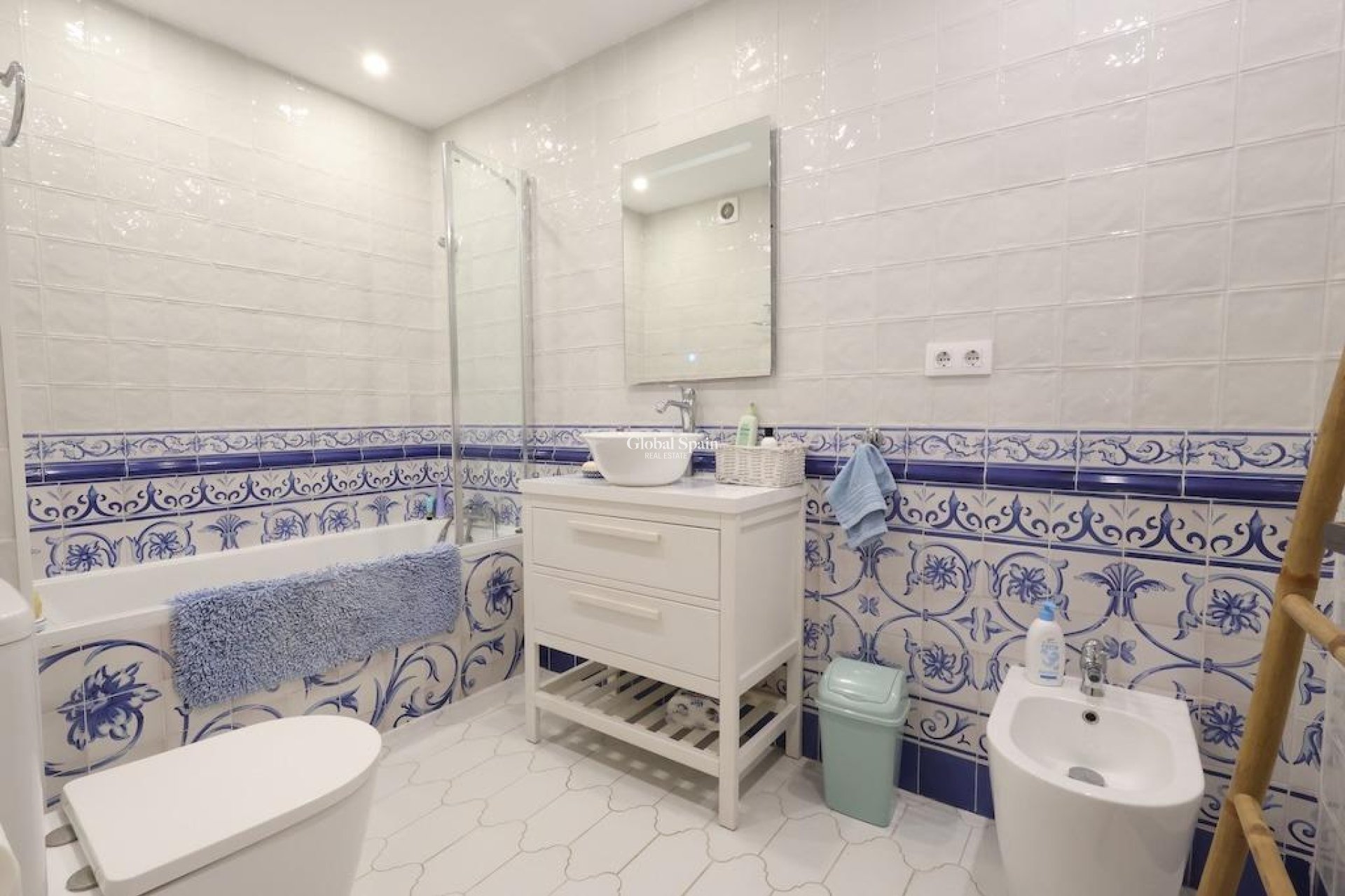Wederverkoop - APPARTEMENT -
TORREVIEJA - Costa Blanca