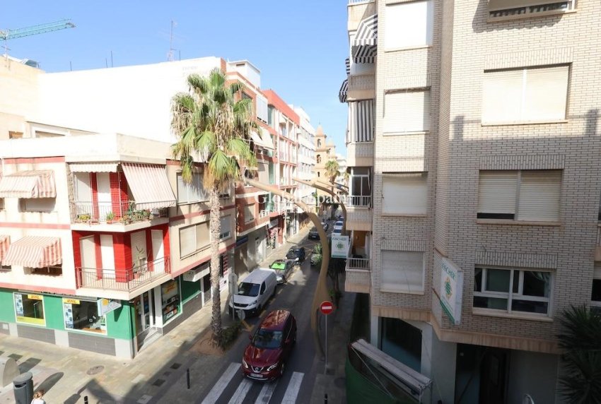 Wederverkoop - APPARTEMENT -
TORREVIEJA - Costa Blanca