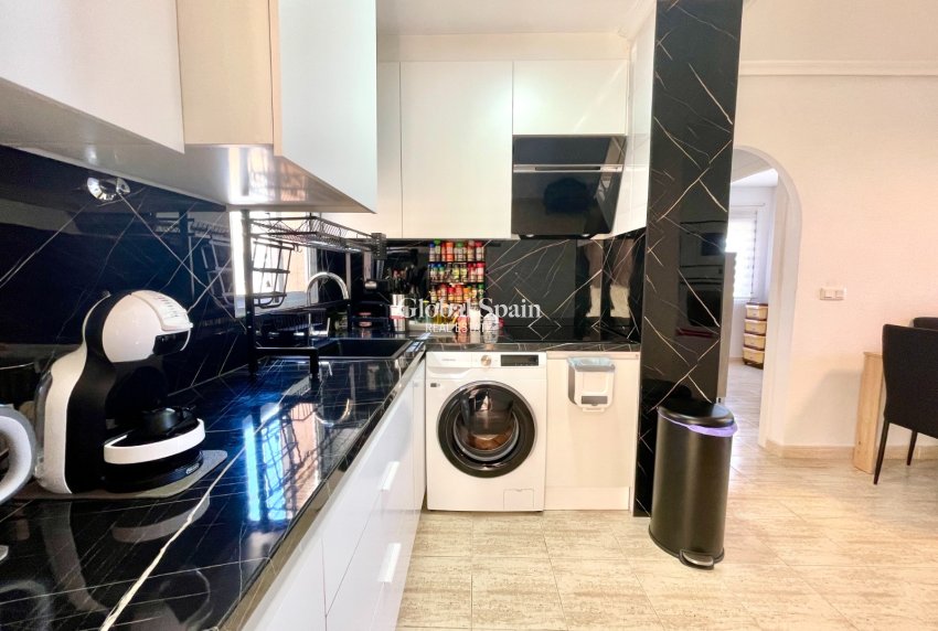 Wederverkoop - APPARTEMENT -
TORREVIEJA - Costa Blanca